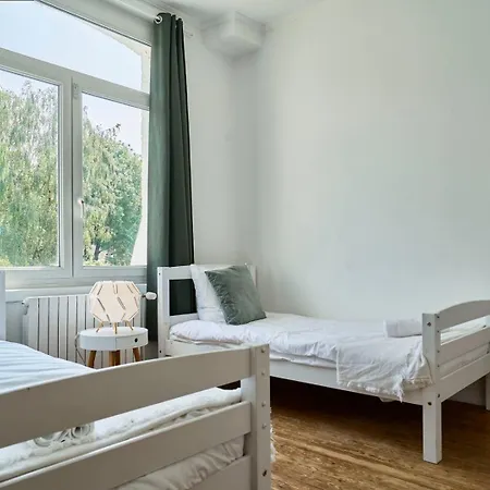 Apartment Beautiful 1900 House Full Equipped, 4bdrm+ Garden! *