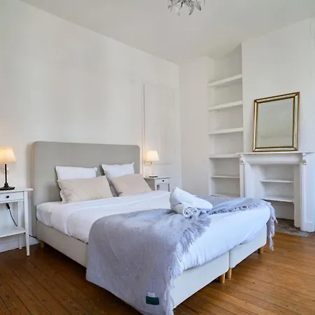 Beautiful 1900 House Full Equipped, 4bdrm+ Garden! *