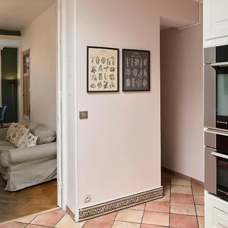 Beautiful 1900 House Full Equipped, 4bdrm+ Garden!