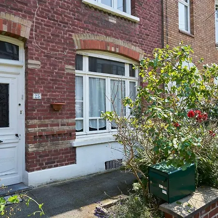 Apartment Beautiful 1900 House Full Equipped, 4bdrm+ Garden! *